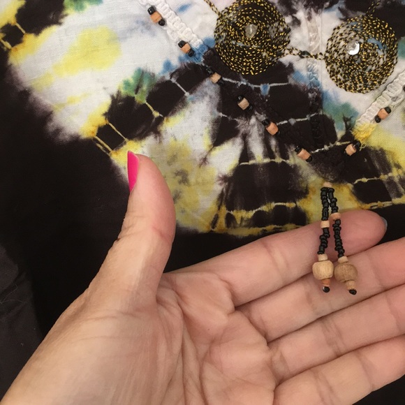 Item #113 Ladies Blouse. - Picture 4 of 8